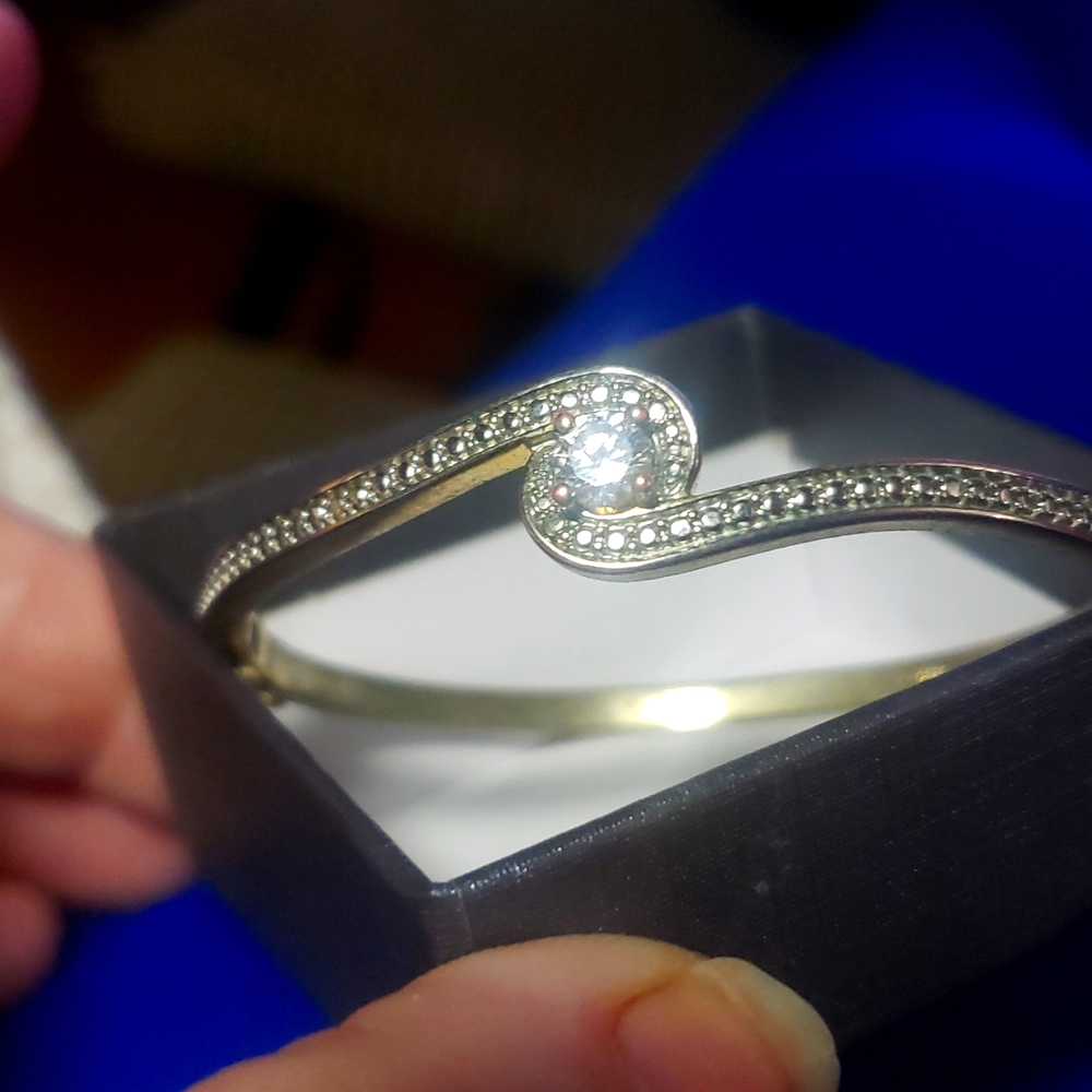 Beautiful bracelet very durable 14k plated